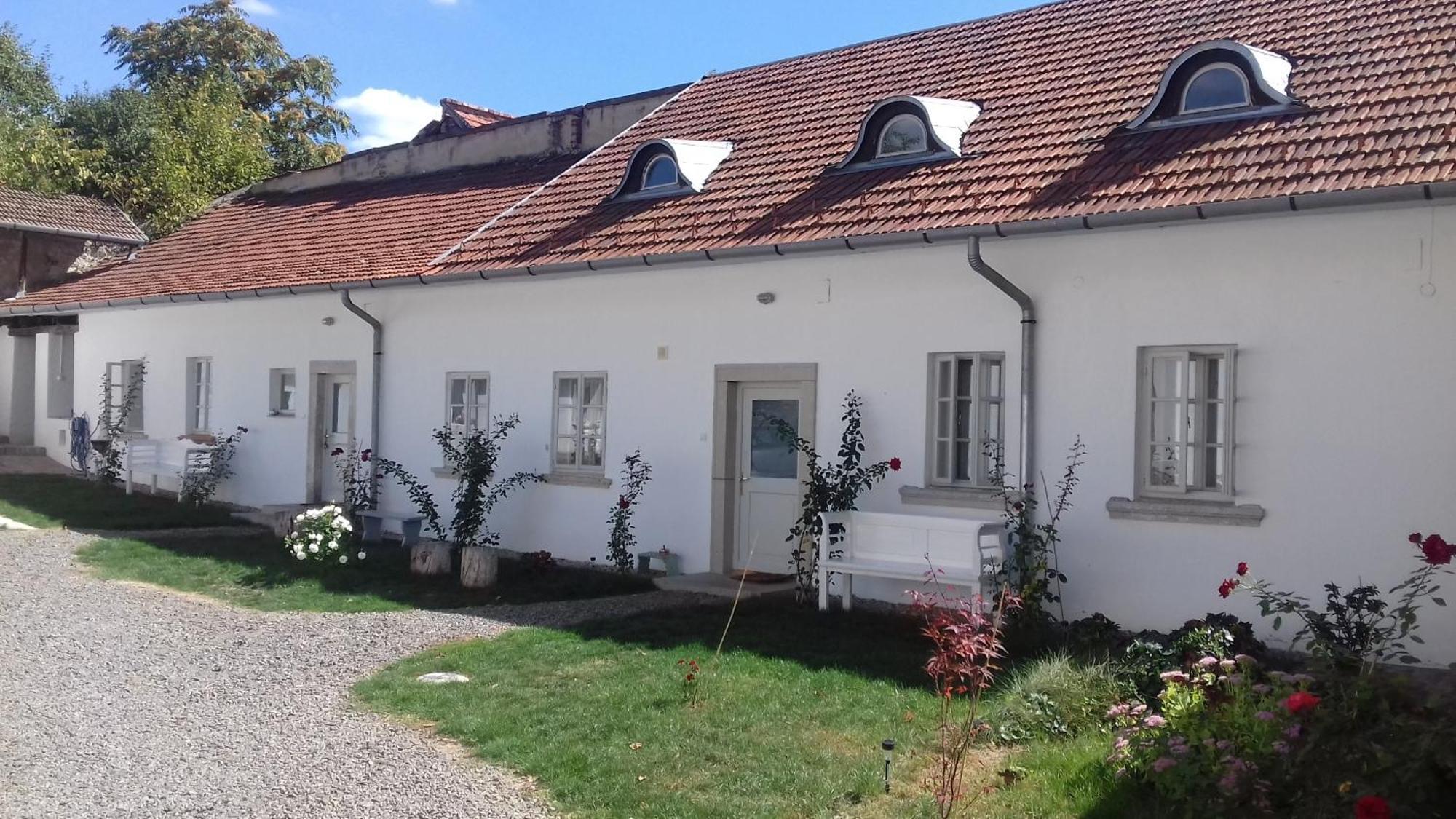 Plitzner Belvarosi Apartmanhaz Eger Exterior photo