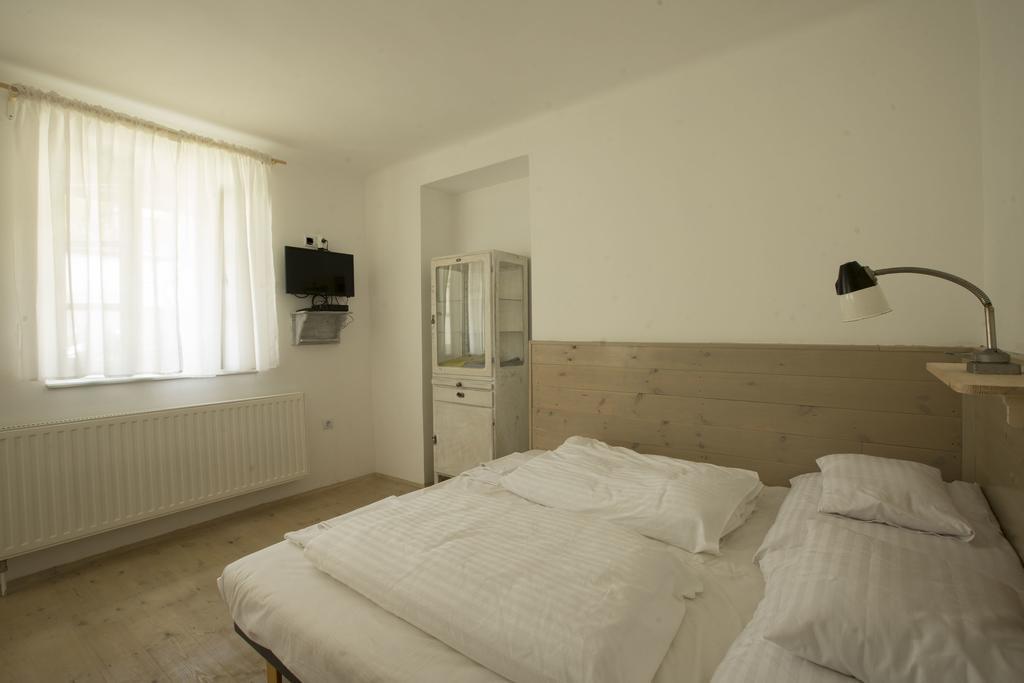 Plitzner Belvarosi Apartmanhaz Eger Exterior photo